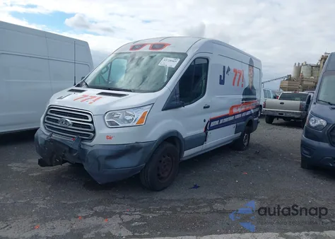 2018 Ford Transit-250 z USA, uszkodzony, nr VIN 1FTYR2CM2JKA75680